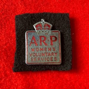 WOMENS VOLUNTARY SERVICES pin badge