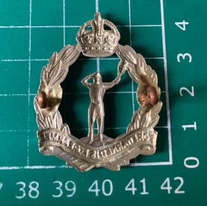 Reverse of Royal Observer Corps cap badge