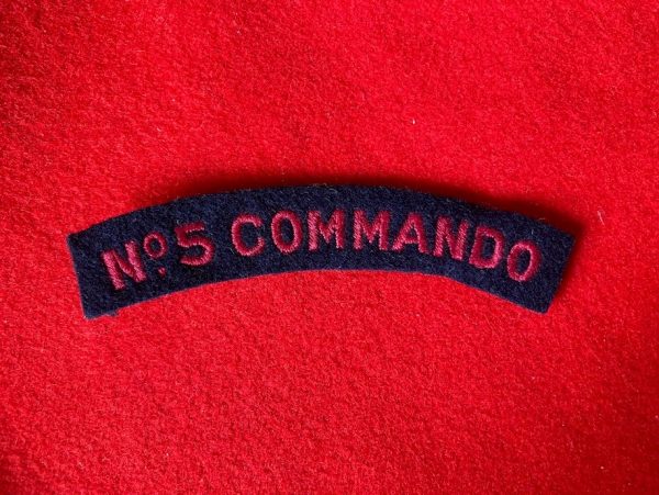 No 5 Commando shoulder title