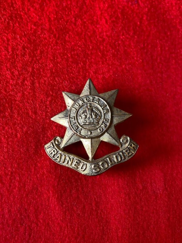 Guards Division Trained Soldier Cap Badge