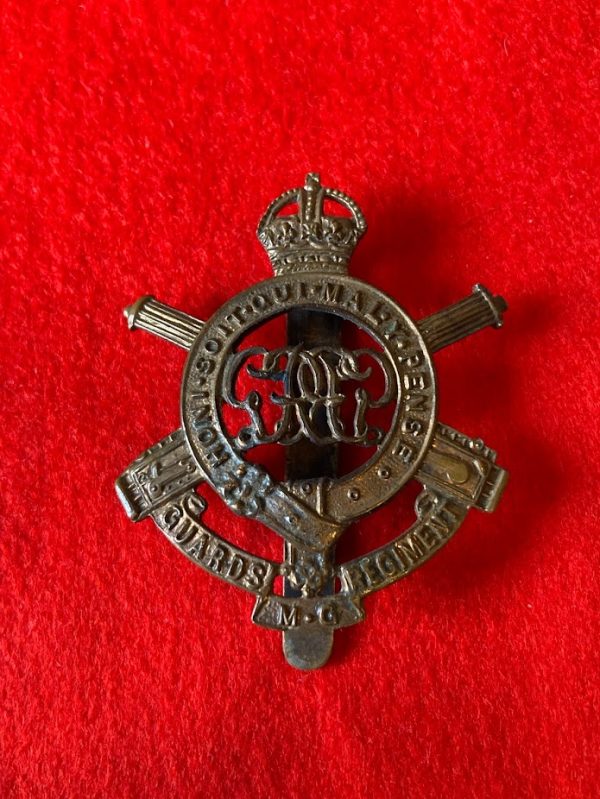 Guards Machine Gun Regiment cap badge