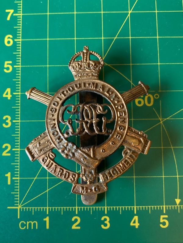 Guards Machine Gun Regiment cap badge