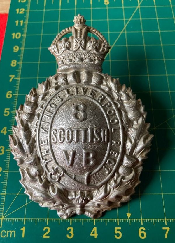 8th Scottish VB headdress badge