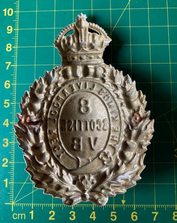 8th Scottish VB headdress badge