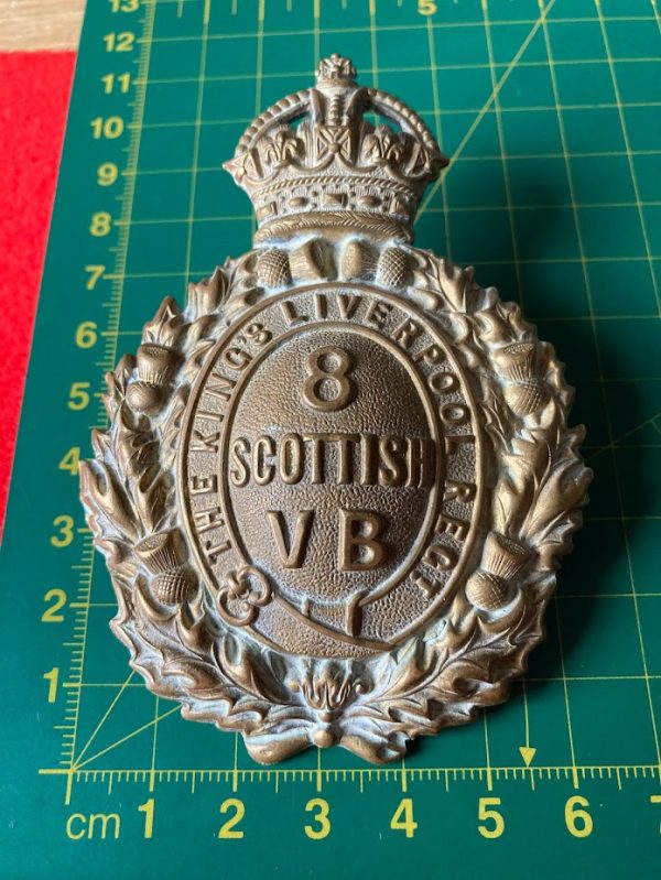 8th Scottish VB headdress badge