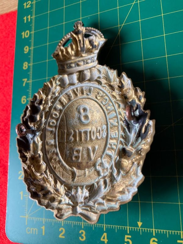 8th Scottish VB headdress badge